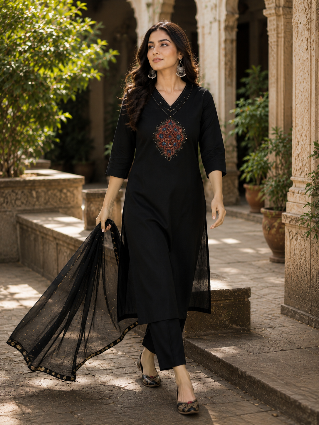 Elegant Black Embroidered Kurta Set - Image 2